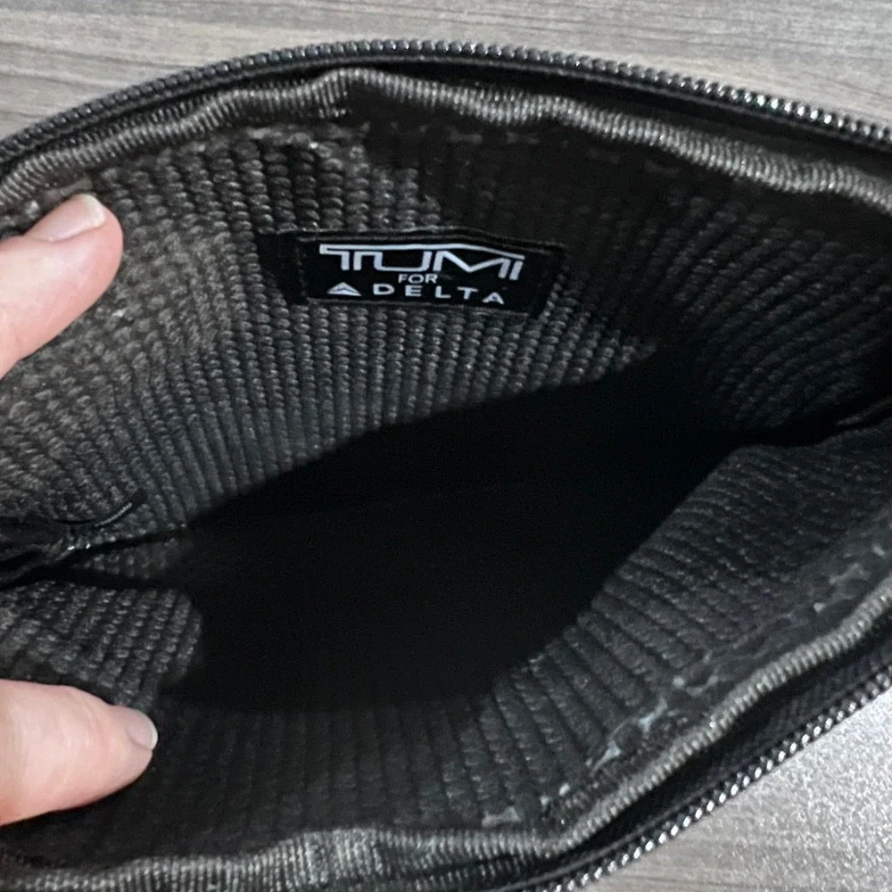 Tumi for Delta Airlines Zippered Amenity Pouch Travel Toiletry Luxury Bag‎ Case